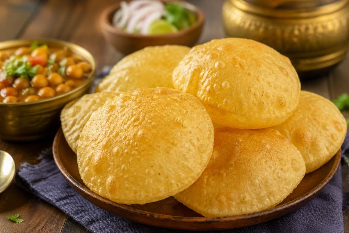 कम तेल में फूली-फूली और क्रिस्पी पूड़ी बनानी है? इन 5 गलतियों को तुरंत सुधारें