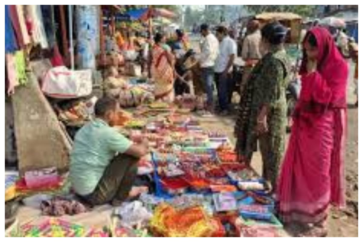 Bettiah News: विकास का दावा करने वाले जनप्रतिनिधि भूले सिकटा बाजार,पानी को तरस रहे लोग