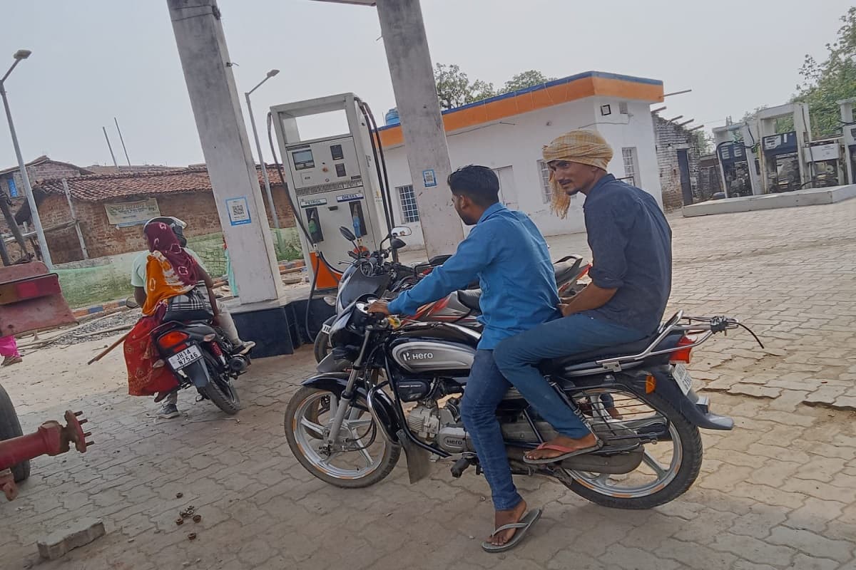 गढ़वा में बंद रहा पेट्रोल पंप तो नाप दिए जाएंगे संचालक, इमरजेंसी मीटिंग में एसडीएम साहब ने लगाई क्लास