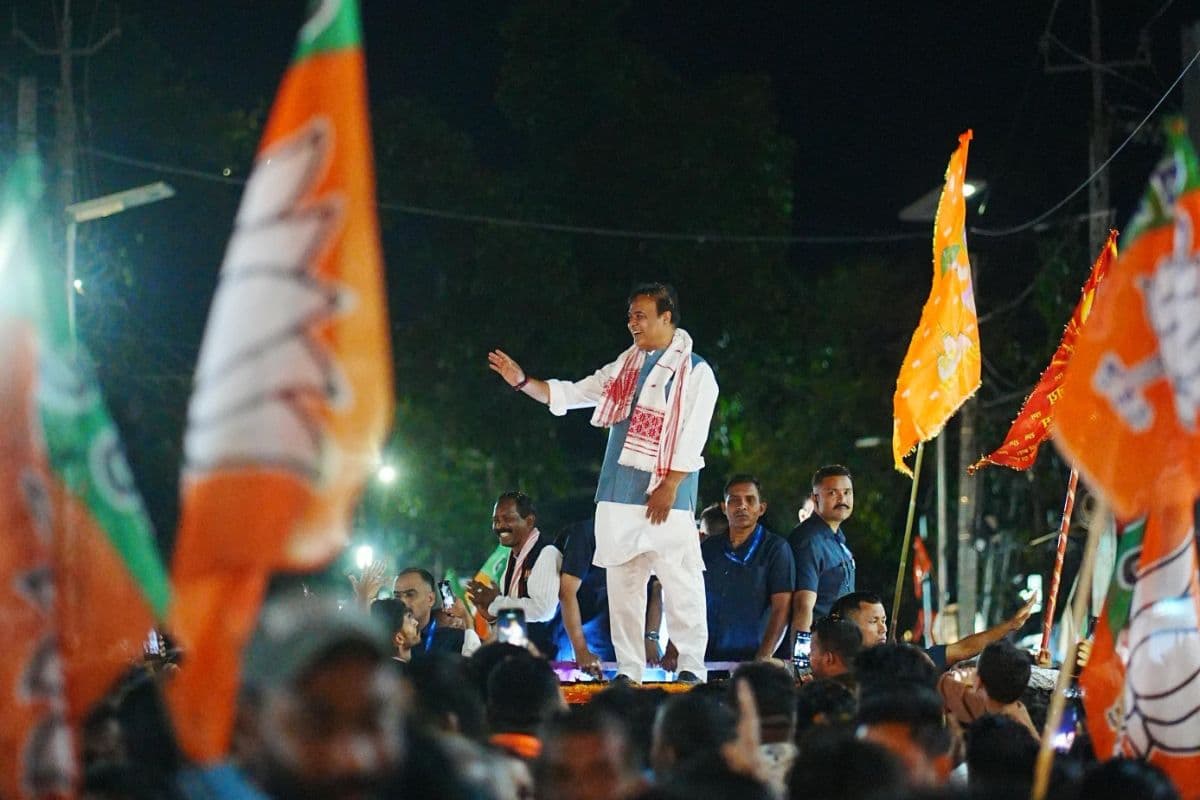 असम चुनावों में इतिहास रचने की ओर BJP, शुरुआती रुझानों में अकेले ही पार किया बहुमत का आंकड़ा