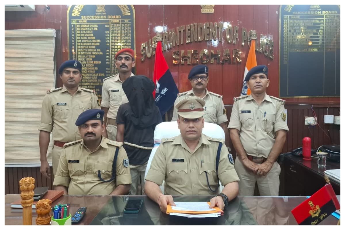 Sheohar News: पहाड़पुर गांव में चाकूबाजी से हड़कंप, प्रेम प्रसंग के चक्कर में दोस्त ने ही ली दोस्त की जान
