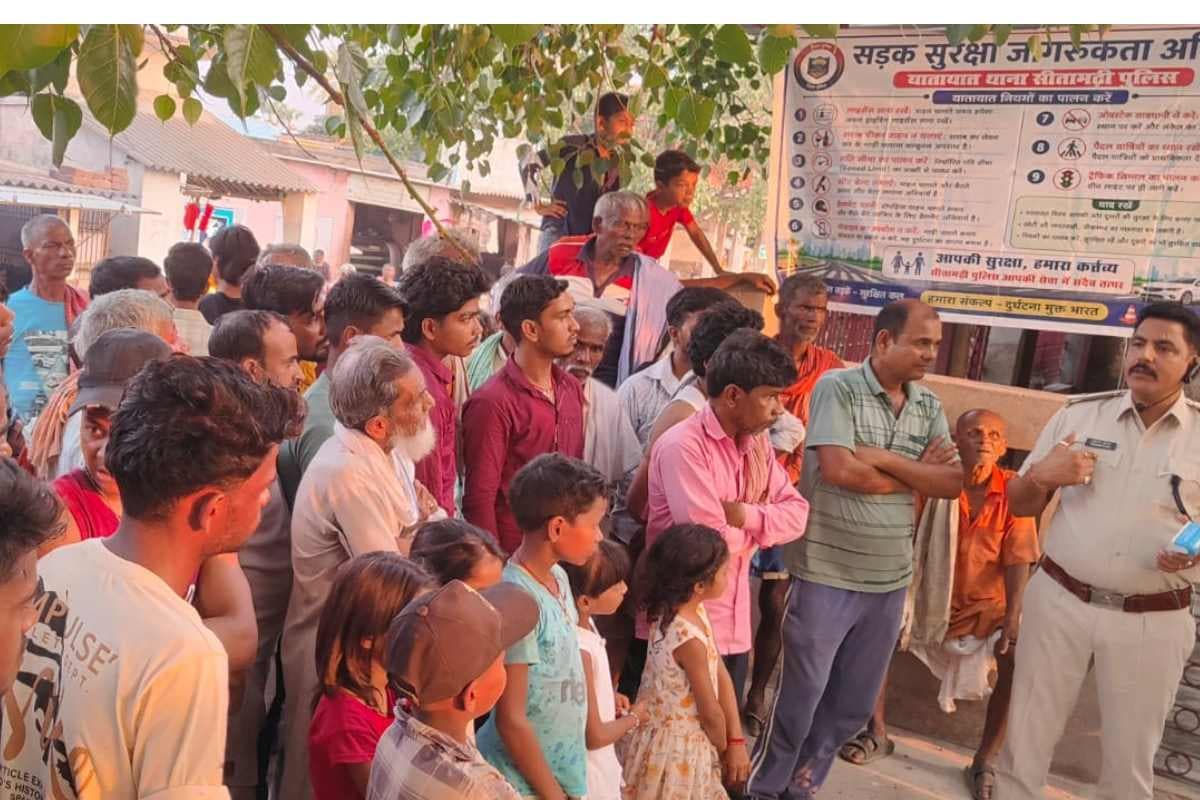 सीतामढ़ी: डुमरा में चला यातायात जागरूकता अभियान, सुरक्षा नियमों पर दिया जोर