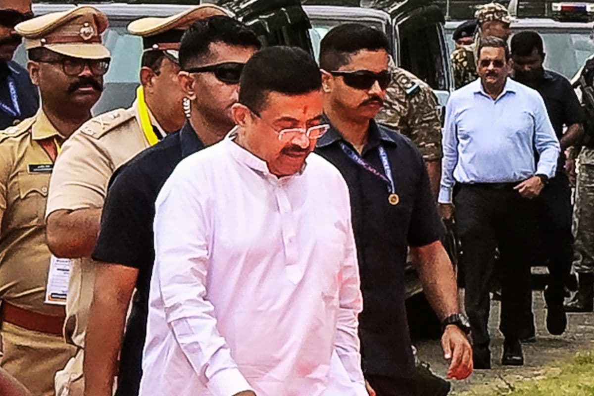 हकीमपुर बॉर्डर पर भारी हलचल, शुभेंदु अधिकारी का अल्टीमेटम- जल्दी भागो, घुसपैठियों के दाना-पानी पर भी रोक