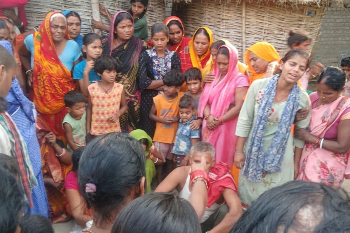 बाइक की टक्कर से महिला की मौत, सड़क पार करने के दौरान हुआ हादसा, परिजनों में मचा कोहराम
