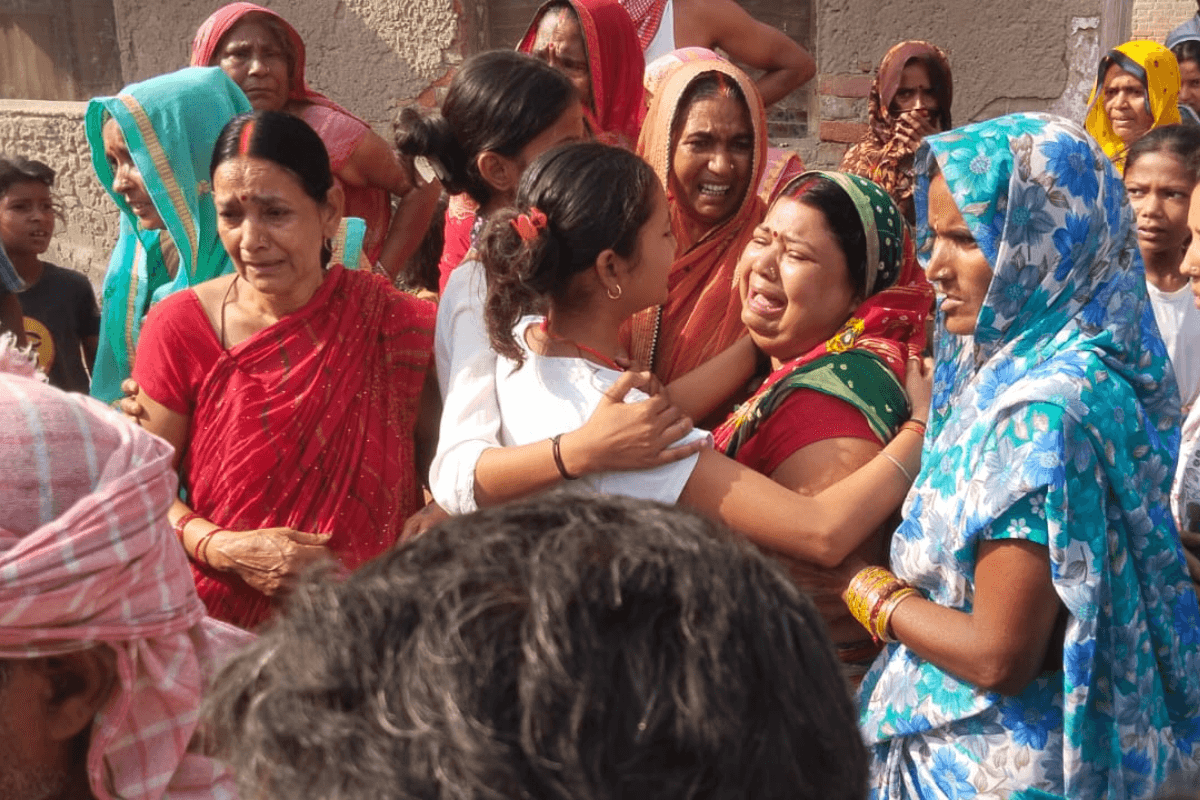 पूर्वांचल एक्सप्रेसवे हादसा: आजमगढ़ से सीवान पहुंचे 4 शव, माता-पिता संग दो बेटियों की जलीं चिताएं