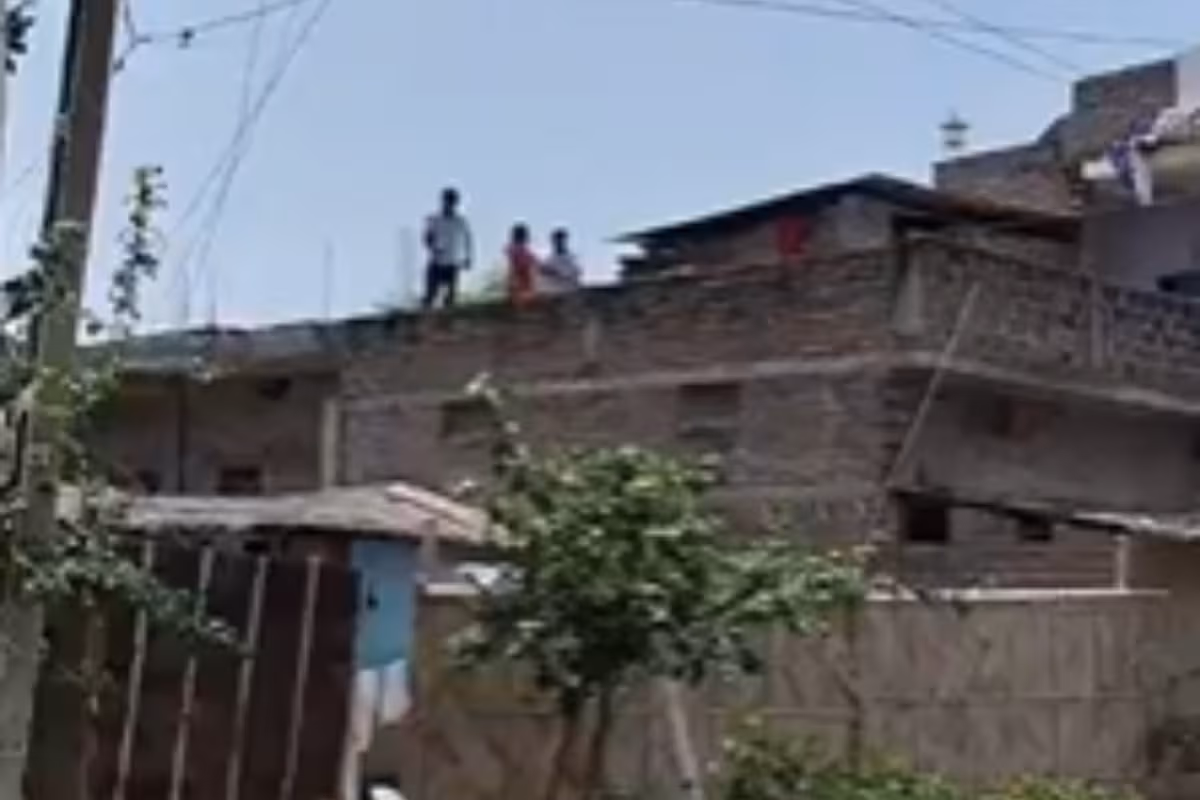 बेगूसराय में जमीनी विवाद में जमकर हुई पत्थरबाजी,आधा दर्जन लोग घायल
