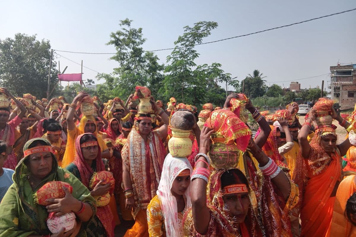 Jehanabad News : श्रीमद् भागवत यज्ञ के लिए निकाली गई कलश यात्रा