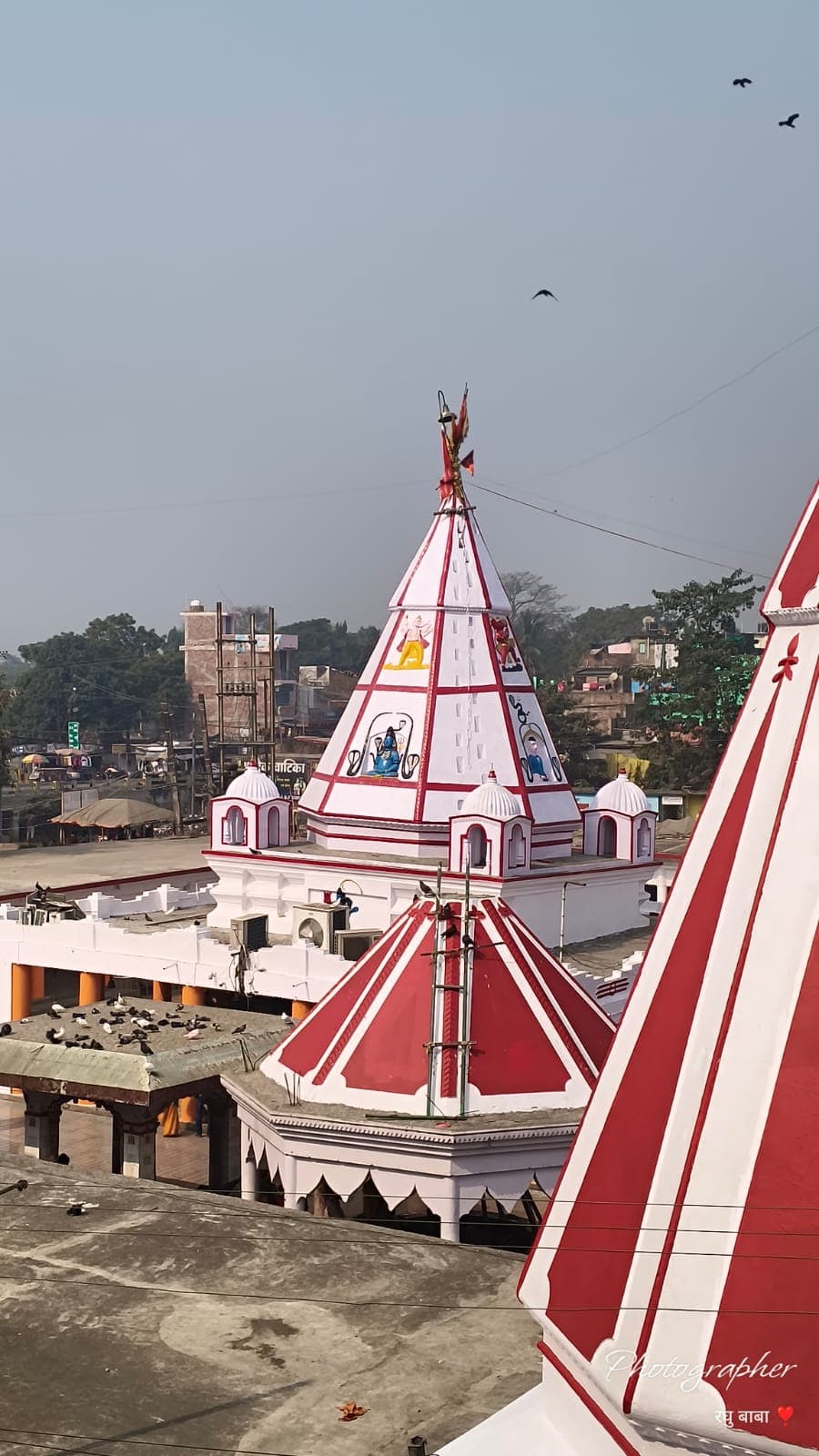 मंगलवार की सुबह मंदिरों में उमड़ा आस्था का सैलाब, भक्तिमय माहौल में हुई पूजा-अर्चना