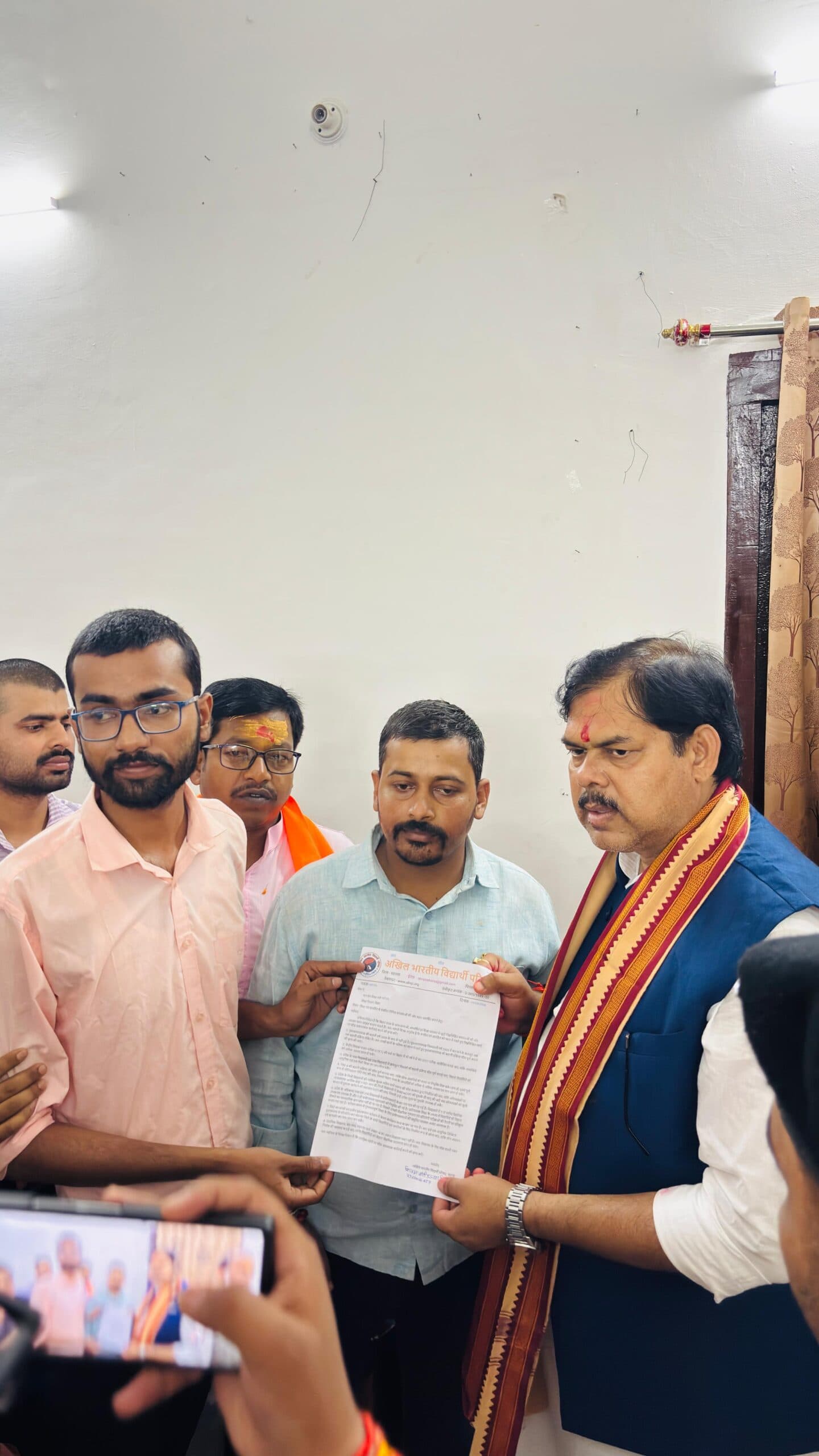 एसटीईटी साल में दो बार कराने समेत कई मांगों को लेकर एबीवीपी ने शिक्षा मंत्री को सौंपा ज्ञापन