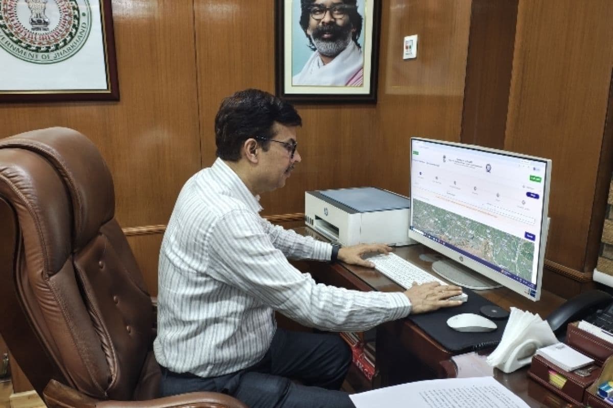 पूर्वी सिंहभूम: डीसी ने जनगणना-2027 में स्व-गणना की प्रक्रिया पूरी की, लोगों से जिम्मेदारी निभाने की अपील