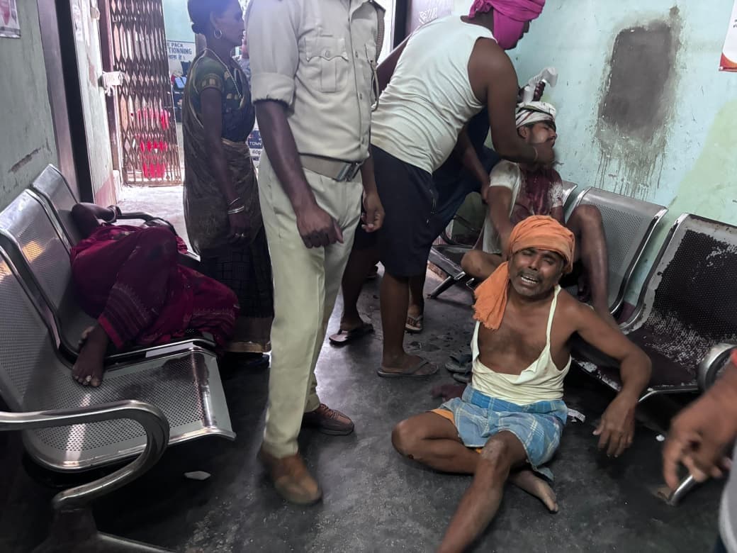 जमीन विवाद में हिंसक झड़प, 13 लोग घायल