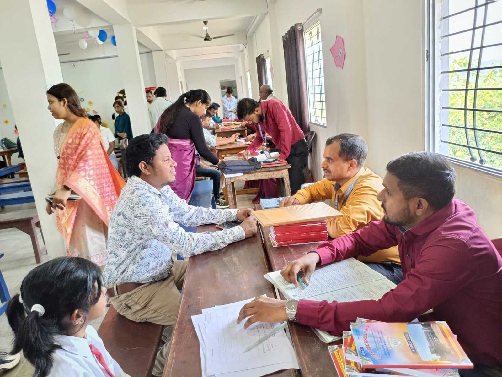 नये सत्र में बच्चों के सर्वांगीण विकास पर हुई चर्चा