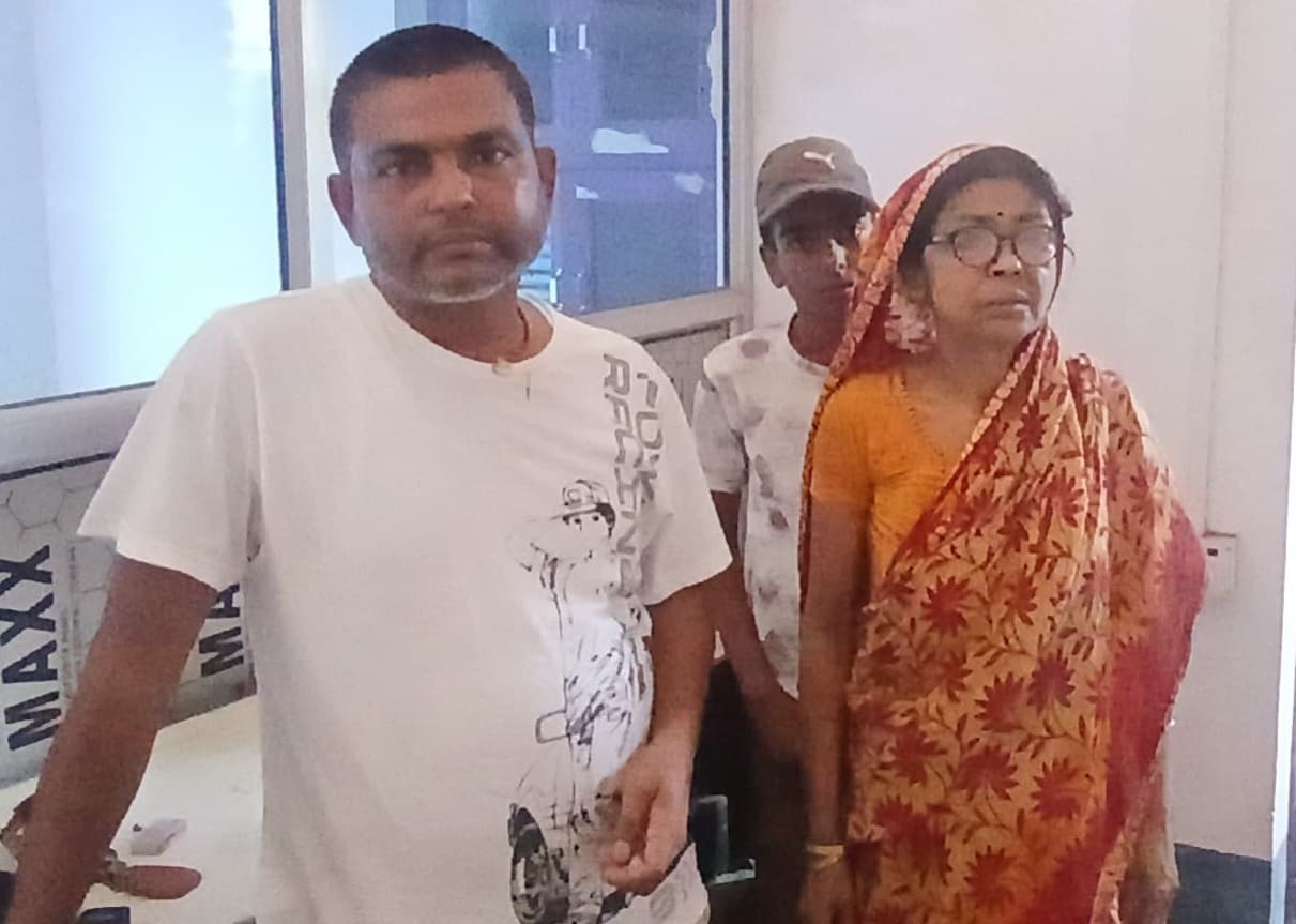 व्यवसायी के घर चोरों ने अष्टधातु मूर्ति, दो मोबाइल फोन का किया चोरी