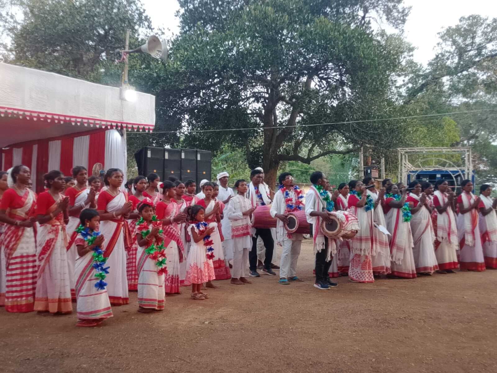 सम्मानित किये गये पाहन-पुजार, पड़हा राजा, दीवान व उपासक