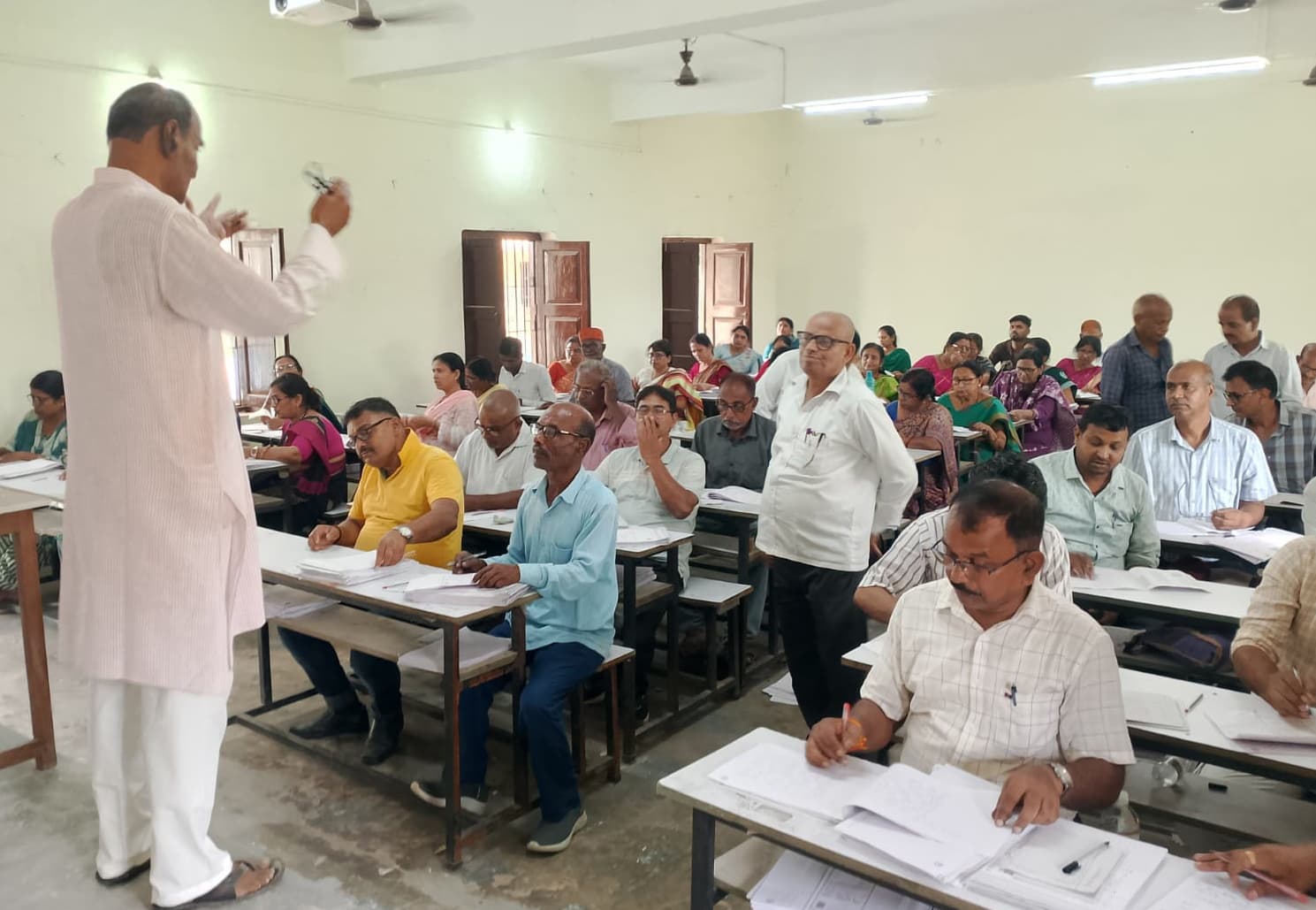संबद्ध कॉलेजों के वित्तरहित शिक्षकों की उपेक्षा कर रहा पूर्णिया विवि : प्रो आलोक