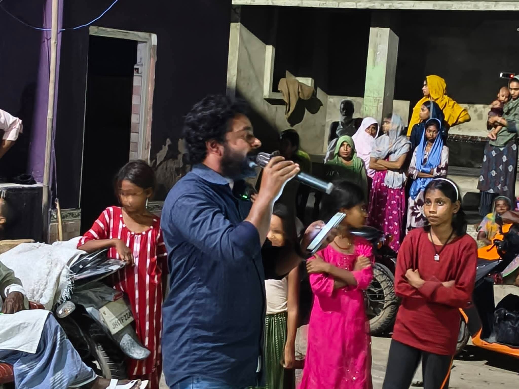 नरैनी गांव में चलाया गया शिक्षा जागरूकता अभियान