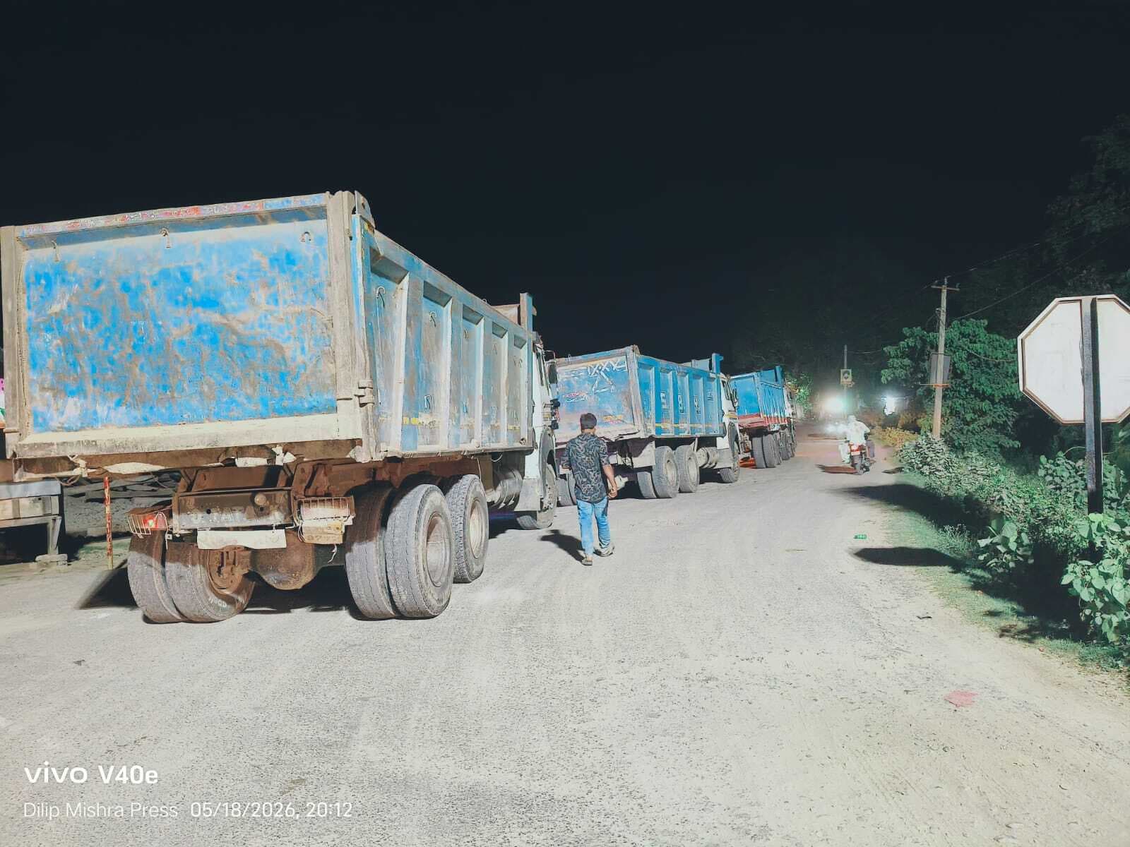 अवैध खनन के विरुद्ध कार्रवाई में तीन हाइवा जब्त