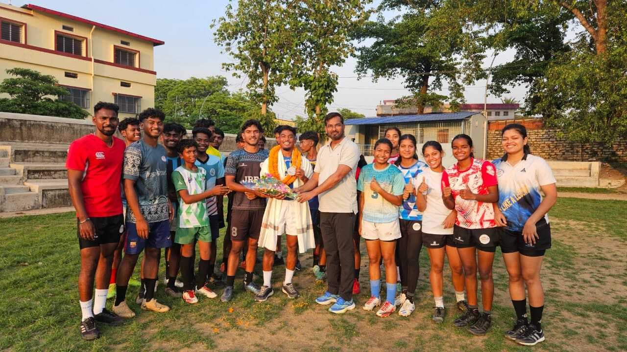 ताशकंद से लौटने पर डेविट मुंडा का स्वागत