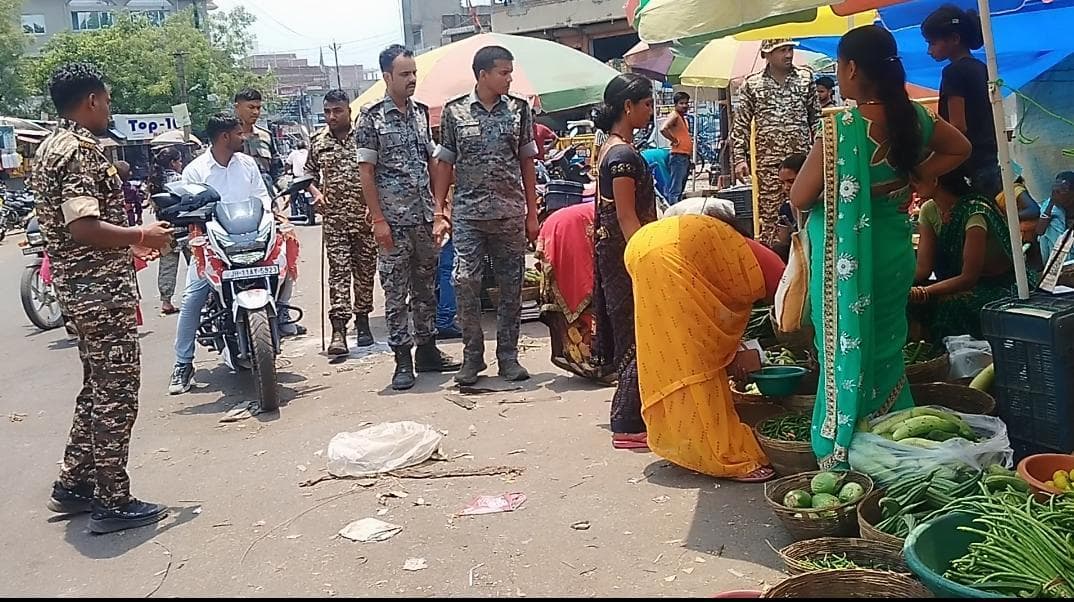 Giridih News :सड़क से खुद ही नहीं हटाये कब्जा तो होगी डोजरिंग
