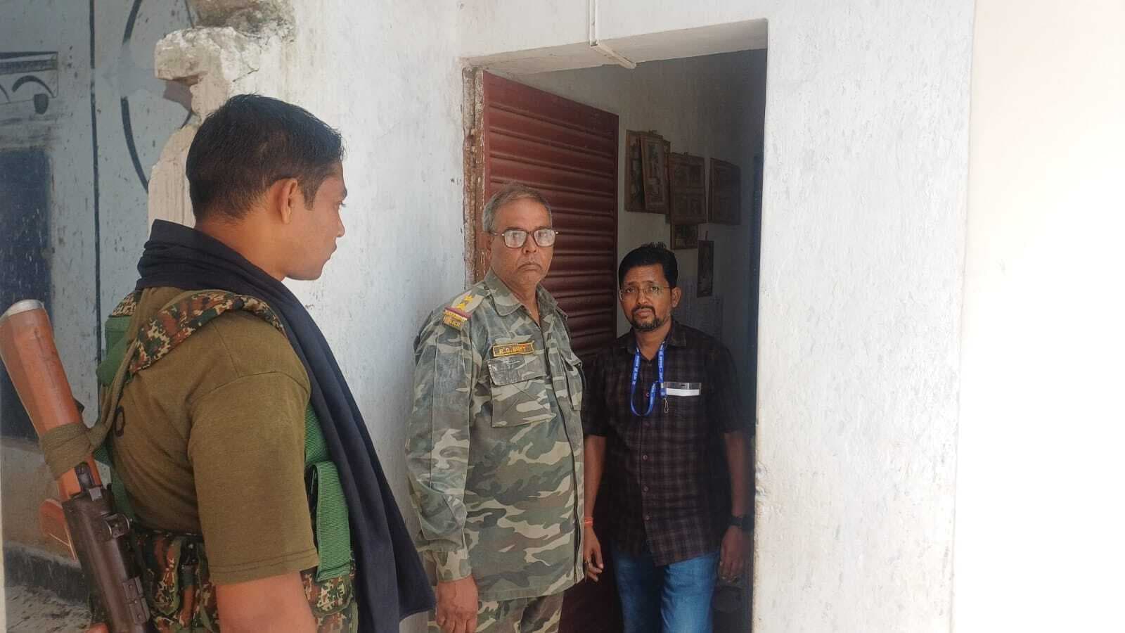 प्रावि हाथकाठी में चोरी, माइक्रोफोन व दस्तावेज ले गये चोर