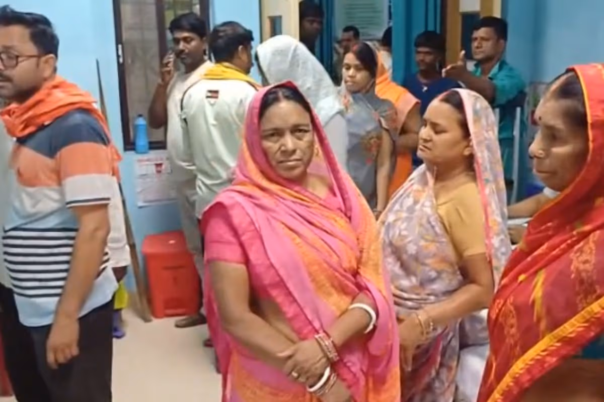 सासाराम में भीषण सड़क हादसा, ई-रिक्शा पलटने से एक ही परिवार के 4 लोग घायल