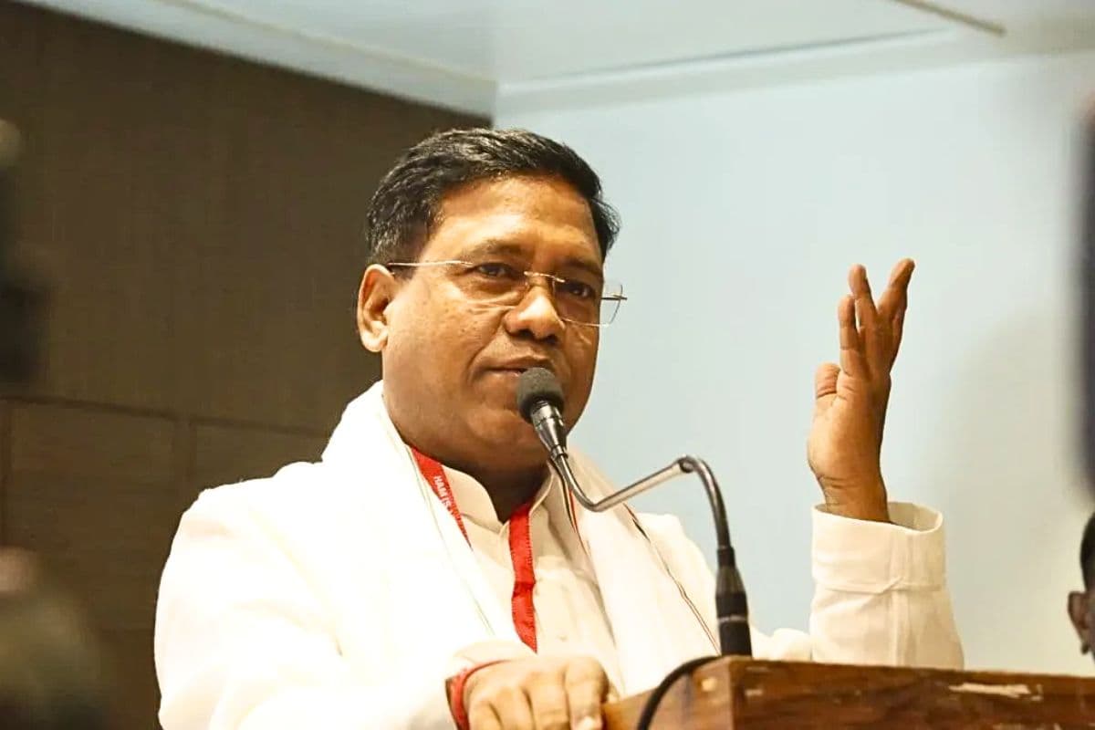 ‘तेजस्वी जी, समर्थकों को मर्यादा में रखिए…’, मंत्री संतोष सुमन ने लालू के बेटे को दी चेतावनी, जानिए क्या है पूरा मामला