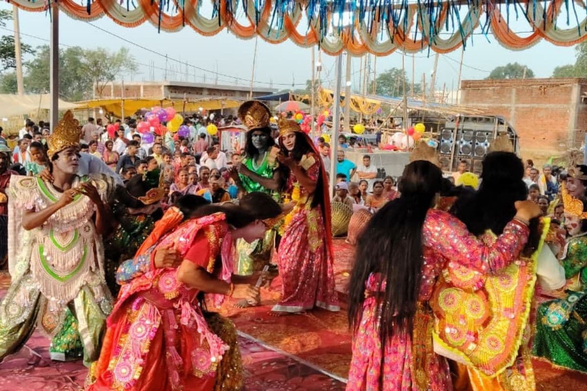 seraikela chhau dance