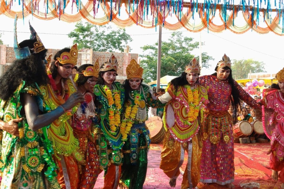 seraikela chhau dance