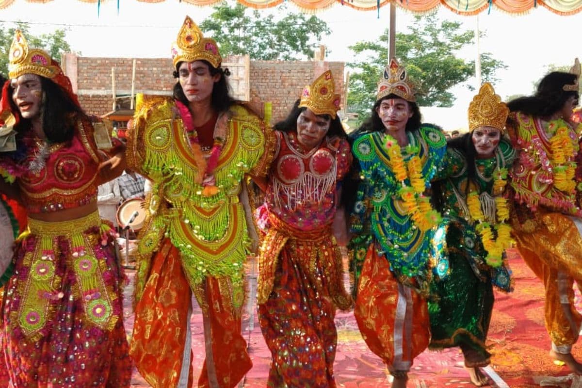 seraikela chhau dance