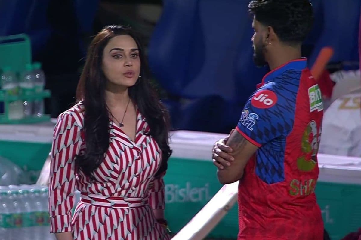 RCB से हार के बाद भावुक हुईं प्रीति जिंटा, श्रेयस अय्यर के साथ बातचीत की तस्वीर इंटरनेट पर वायरल
