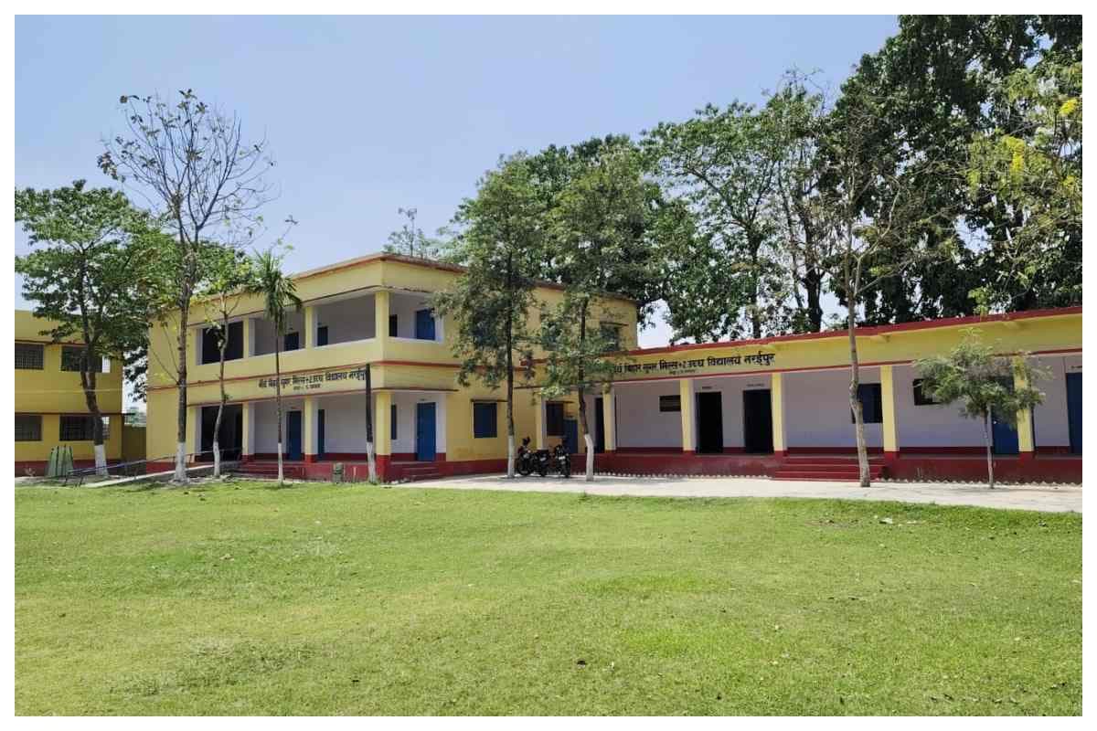 Bettiah News: рд╕рд░рдХрд╛рд░реА рдЖрджреЗрд╢ рдкрд░ рдЪрд▓рд╛рдпрд╛ рд╡реНрд╣рд╛рдЗрдЯрдирд░, рдЕрдкрд╛рд░ рдЖрдИрдбреА рдФрд░ рдмреЛрд░реНрдб рдкреНрд░реИрдХреНрдЯрд┐рдХрд▓ рдкрд░реАрдХреНрд╖рд╛ рдореЗрдВ рдЕрд╕рд╣рдпреЛрдЧ рдкрд░ рдмрдврд╝рд╛ рдмрд╡рд╛рд▓