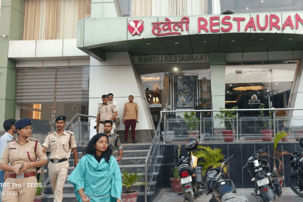 सासाराम में एसडीएम और फायर ऑफिसर की संयुक्त छापेमारी, अस्पतालों-होटलों में जांचे गए सुरक्षा मानक; सीलिंग की चेतावनी