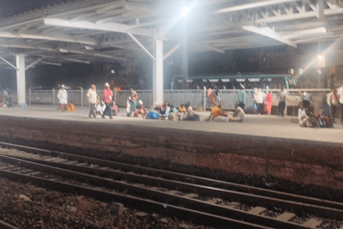 हटिया-पूर्णिया कोर्ट एक्सप्रेस में ब्रेक बाइंडिंग से मचा हड़कंप, हजारीबाग रोड स्टेशन पर रुकी रही ट्रेन; यात्री परेशान
