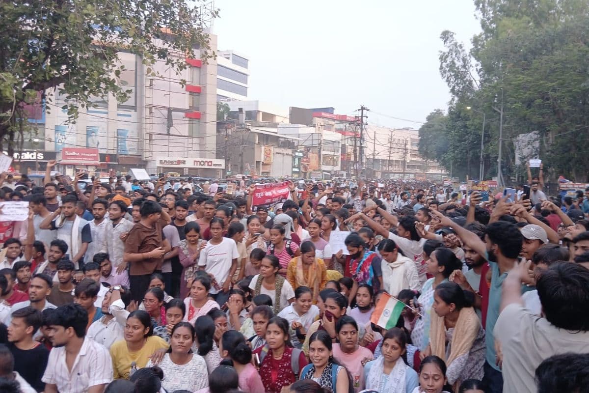 ‘जेल का ताला टूटेगा, रौशन सर छूटेगा…’, हजारों की संख्या में पटना की सड़कों पर उतरे छात्र, खान सर हाय-हाय के भी लगे नारे