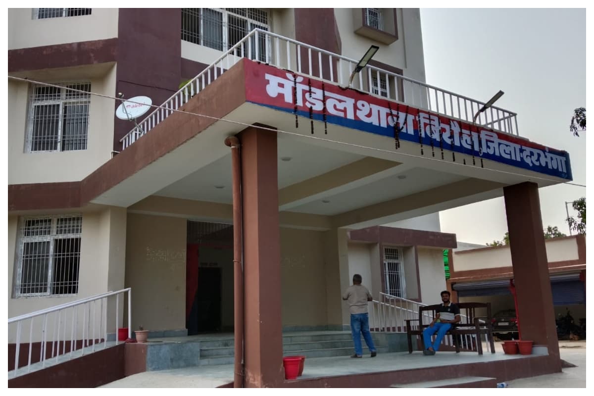 Darbhanga News: गैरेज से लौट रहे युवक पर चाकू से जानलेवा हमला, पुलिस ने तीन आरोपियों को दबोचा, हथियार बरामद