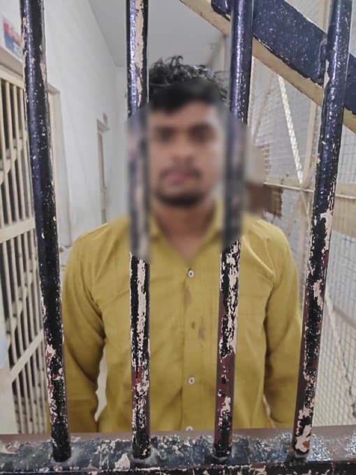 Noida: प्रेमिका की तीसरी मंजिल से धक्का देकर हत्या, शव लेकर भाग रहे युवक को पुलिस ने दबोचा