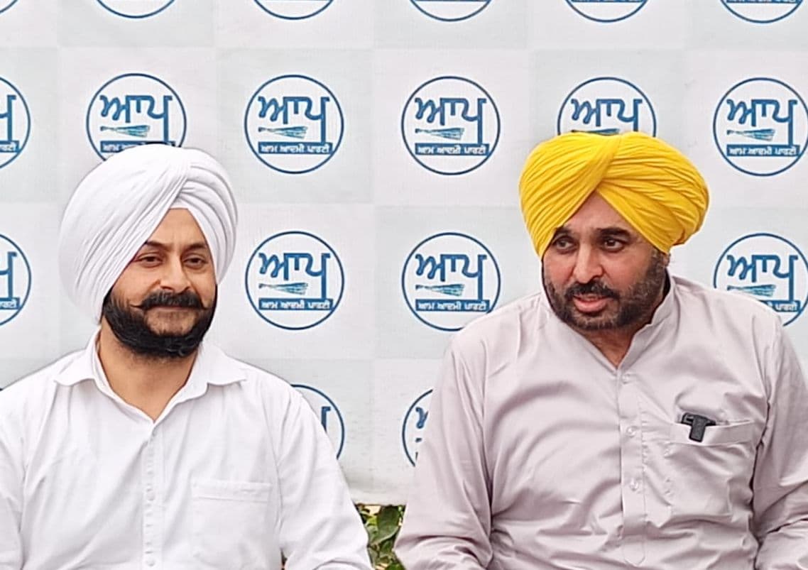 चौथे चरण में हिंसा की घटनाओं के बीच 79.90% मतदान, कूचबिहार में फायरिंग के बावजूद बंपर वोटिंग