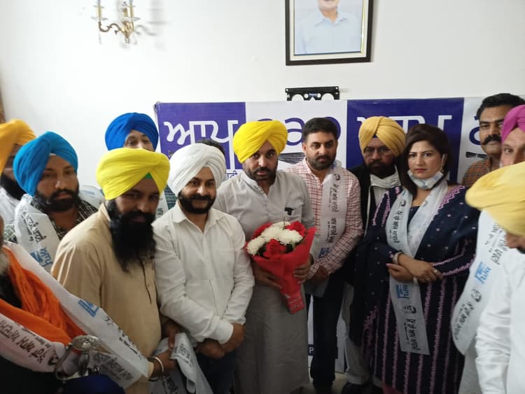 Ayodhya Ram leela: असरानी ने नारद की भूमिका सें छोड़ी गहरी छाप, जानिए शिव-पार्वती संवाद से हुई फिल्मी रामलीला की शुरुआत...