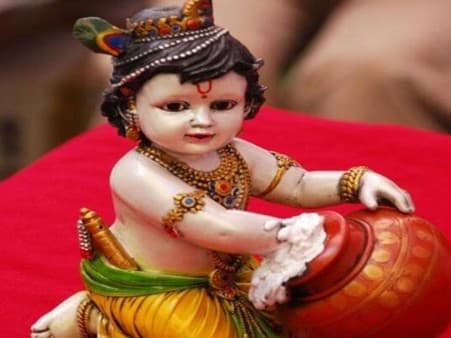 Janmashtami 2023: ऐसे रखें जन्माष्टमी का व्रत, कृष्ण की पूजा में शामिल करें ये चीजें, नोट कर लें सामग्री लिस्ट