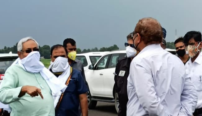 CM नीतीश ने दरभंगा एयरपोर्ट और कमला बराज का किया निरीक्षण, शेष कार्यों को जल्द पूरा करने का दिया निर्देश