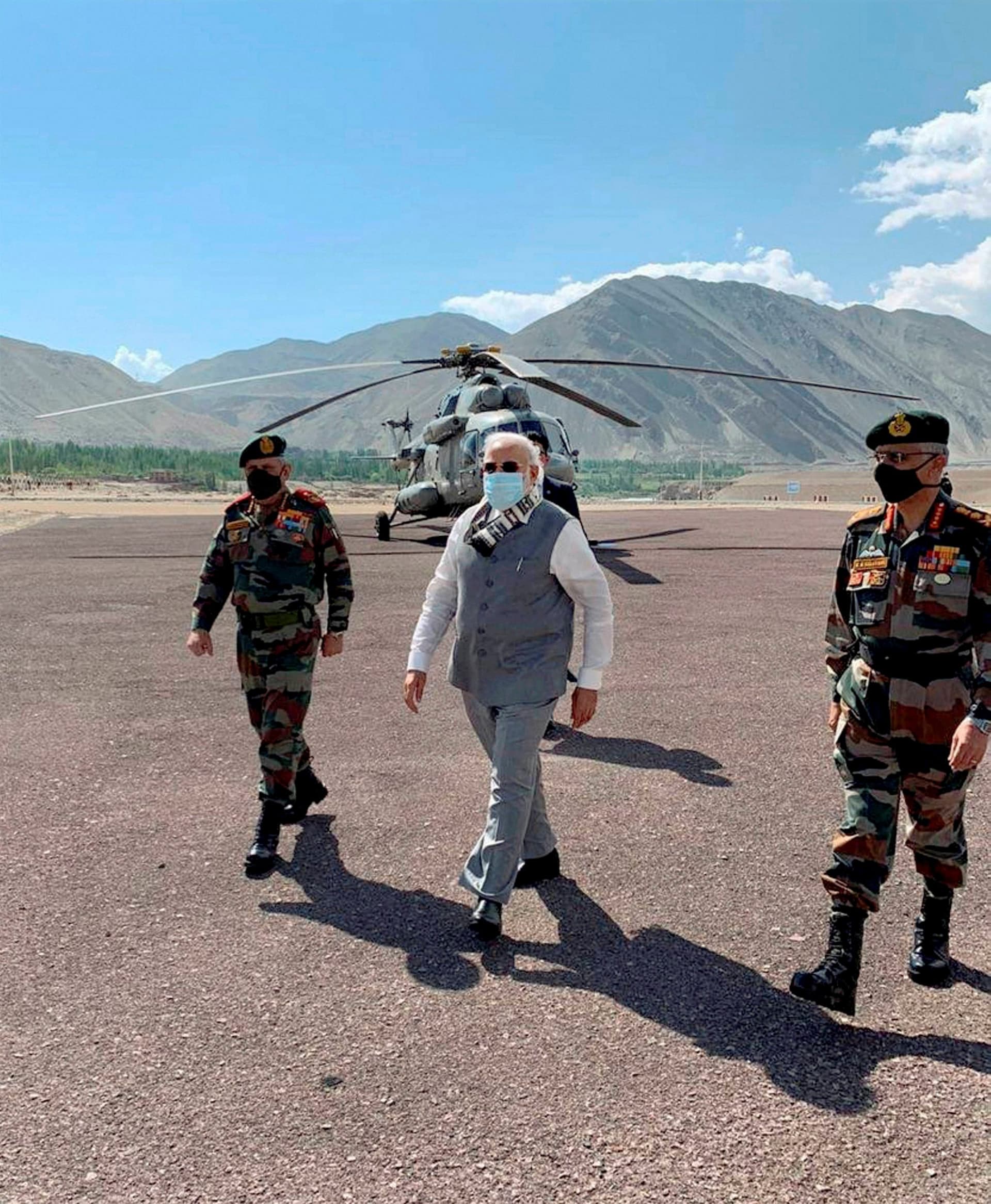 पीएम की लेह यात्रा के निहितार्थ