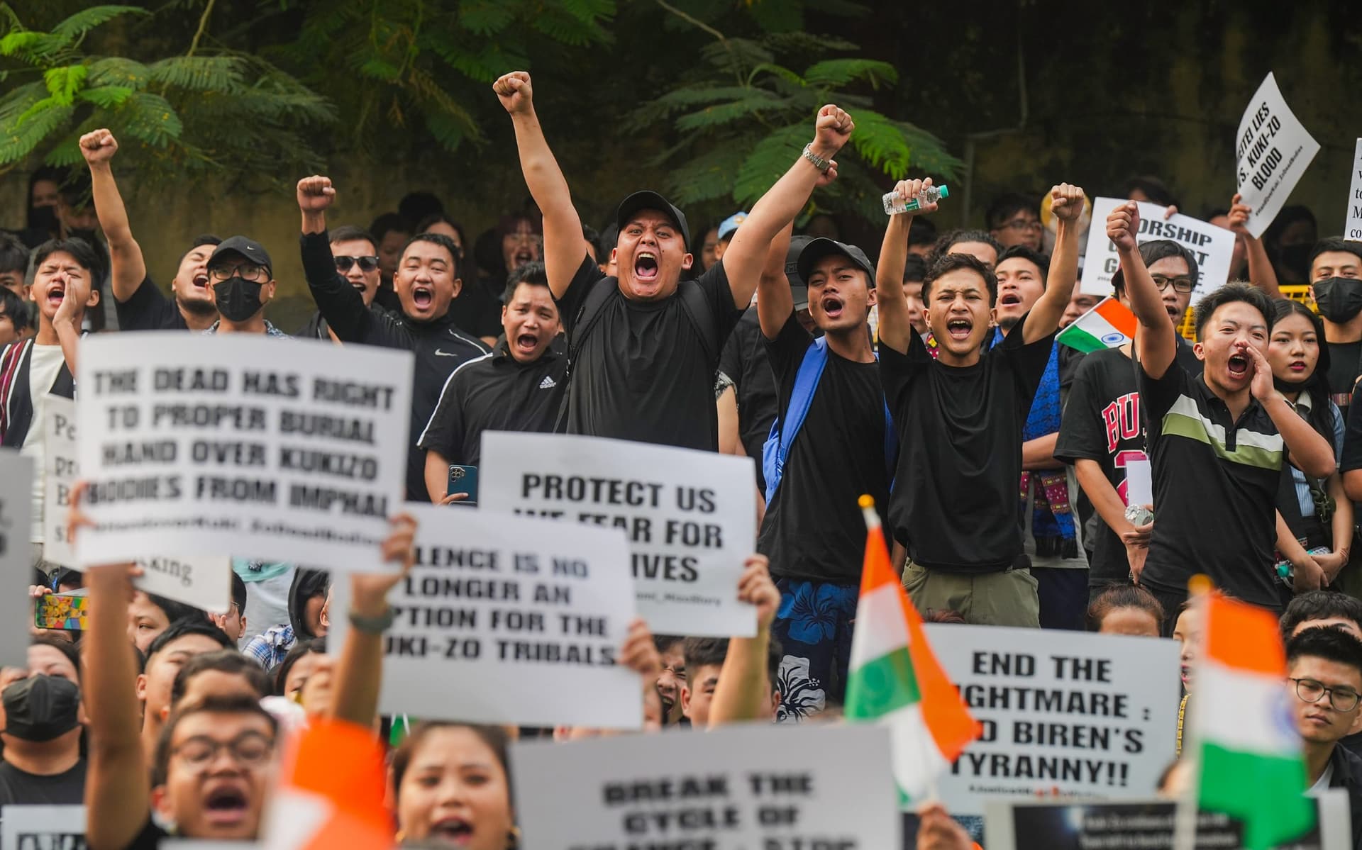 Manipur Violence: मणिपुर में हिंसा के बाद इंटरनेट सर्विस फिर बंद, जानें कैसे हैं हालात