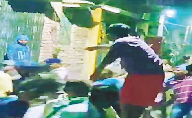 कासिम बाजार हत्याकांड: वायरल वीडियो ने मुंगेर पुलिस की खोली पोल, पुलिस के सामने भीड़ ने की थी पिता-पुत्र की हत्या!