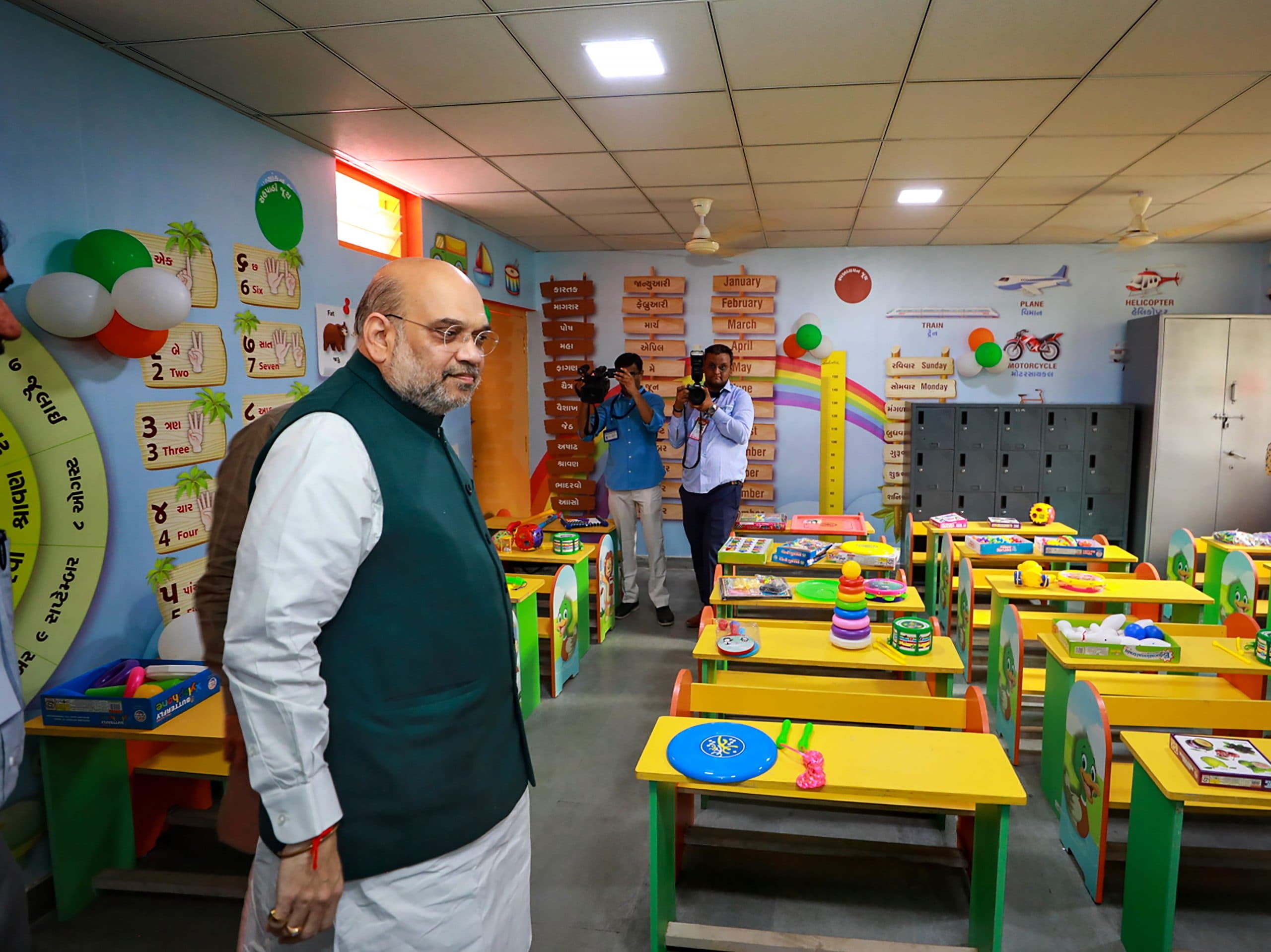 Gujarat Election 2022: 'चुनाव से पहले नया चोगा पहनकर पहुंच रहे हैं लोग', अमित शाह का केजरीवाल पर तंज