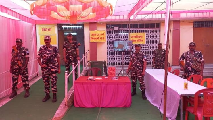 कुढ़नी उपचुनाव: कड़ी सुरक्षा में होगा मतदान, घर बैठे वोट डाल सकेंगे बुजुर्ग, जानें कैसे होगी वोटिंग