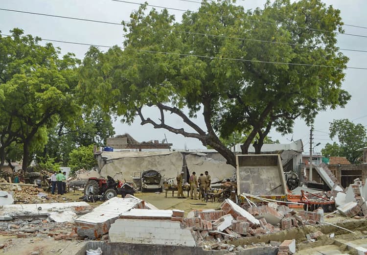 SIT की 3,100 पन्नों की रिपोर्ट पेश, विकास दुबे के करोड़ों की संपत्ति का जिक्र, ED से जांच कराने की सिफारिश