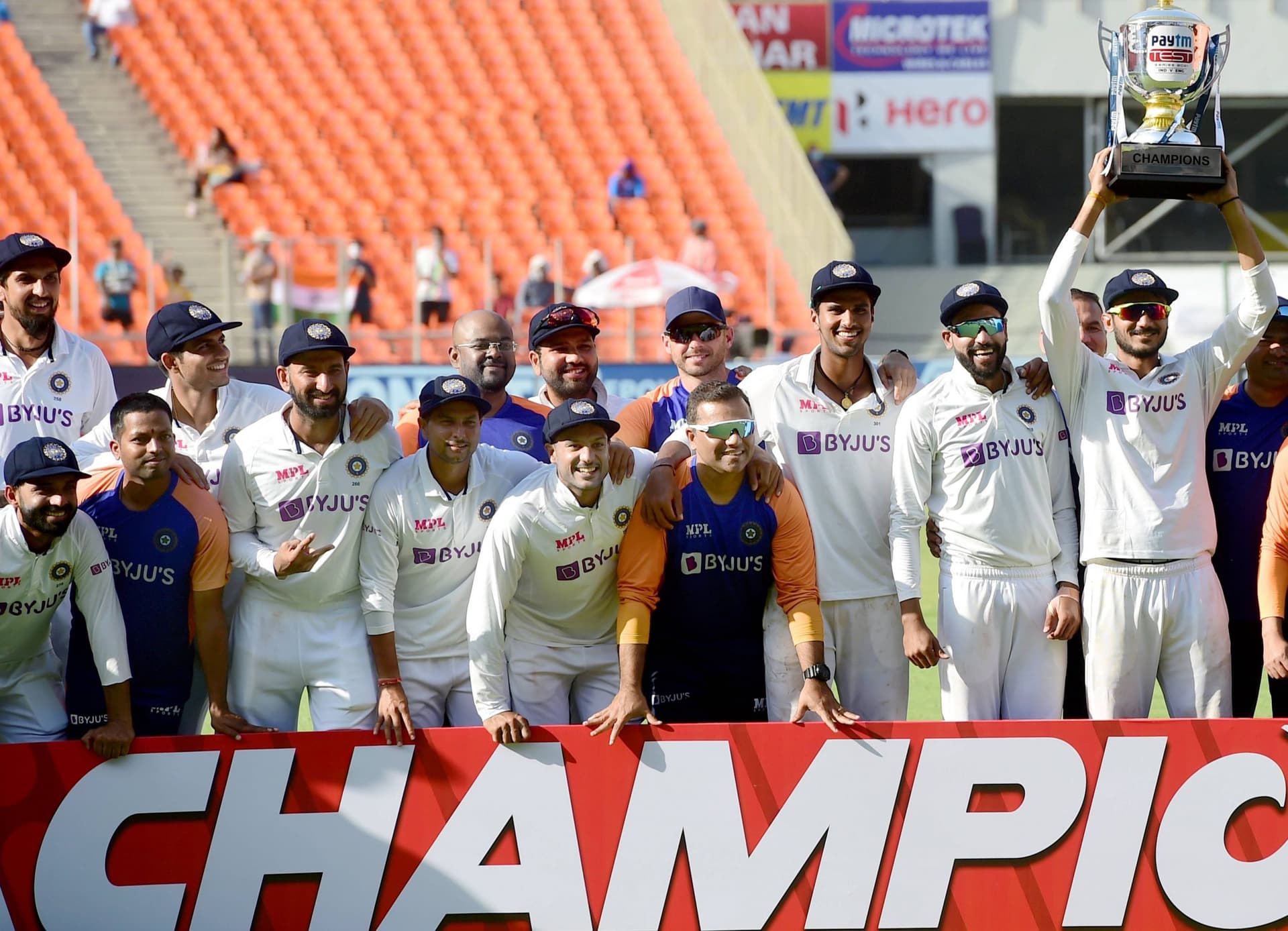 ICC Test Team Rankings : इंग्लैंड को रौंदकर भारत ICC रैंकिंग में टॉप पर, वर्ल्ड टेस्ट चैंपियनशिप के फाइनल में न्यूजीलैंड से होगी भिड़ंत ICC Test Team Rankings : इंग्लैंड को रौंदकर भारत ICC रैंकिंग में टॉप पर, वर्ल्ड टेस्ट चैंपियनशिप के फाइनल में न्यूजीलैंड से होगी भिड़ंत