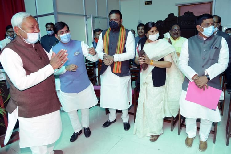 राज्यपाल कोटे की 12 MLC सीट के लिए एनडीए में खींचतान, HAM और VIP की एक-एक सीट पर नजर