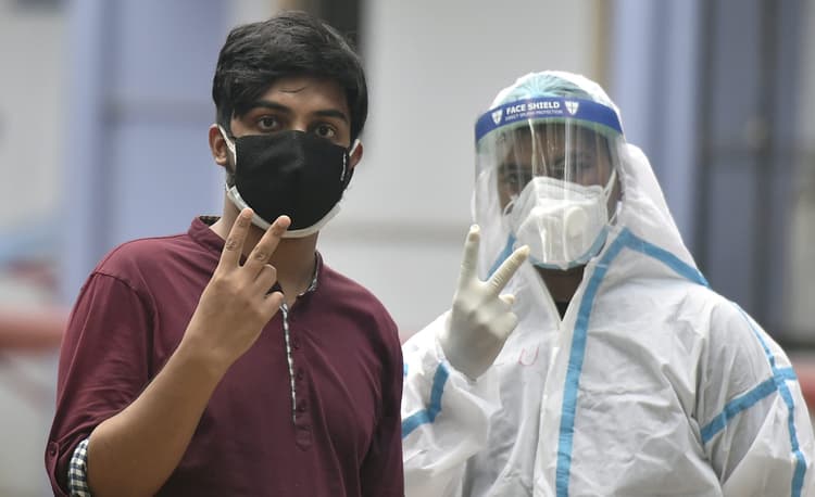 मैंने कोरोना वैक्सीन का दोनों डोज लिया है, संक्रमण के बाद भी मुझे नहीं हुई कोई बड़ी परेशानी, पढ़ें कोरोना से उबरने की कहानी...