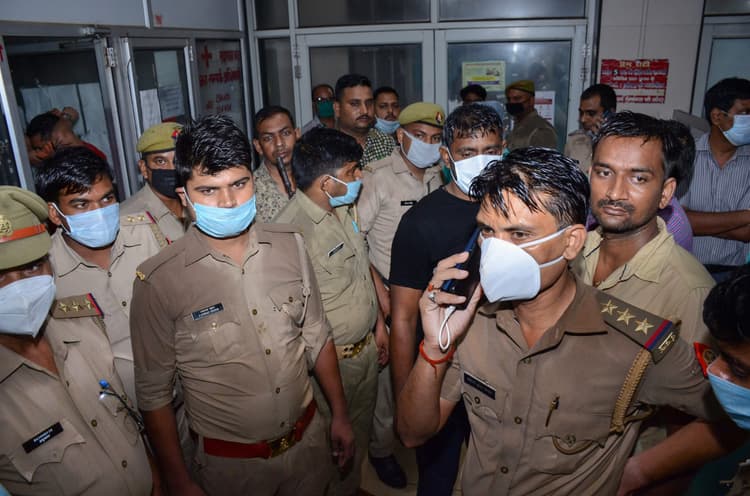 Vikas Dubey Encounter : सुप्रीम कोर्ट पहुंचा गैंगस्टर विकास दुबे केस, पुलिस की भूमिका पर उठाया गया सवाल, जानें पूरा मामला